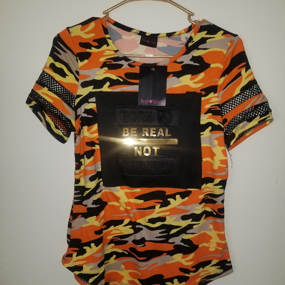 NWT Women's trendy tshirt